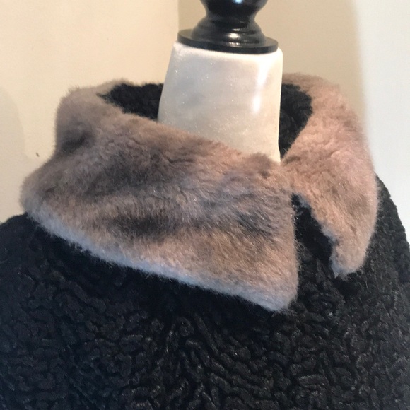 “PERSIAN LAMB” Vintage Black Vintage Button Jacket with Faux Fur Collar. - Picture 4 of 15
